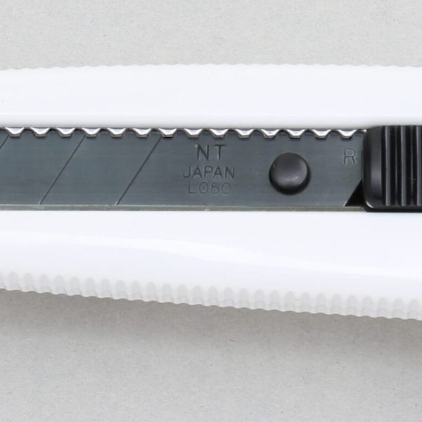 NT Cutter 18 mm MNCR-L1R black&white