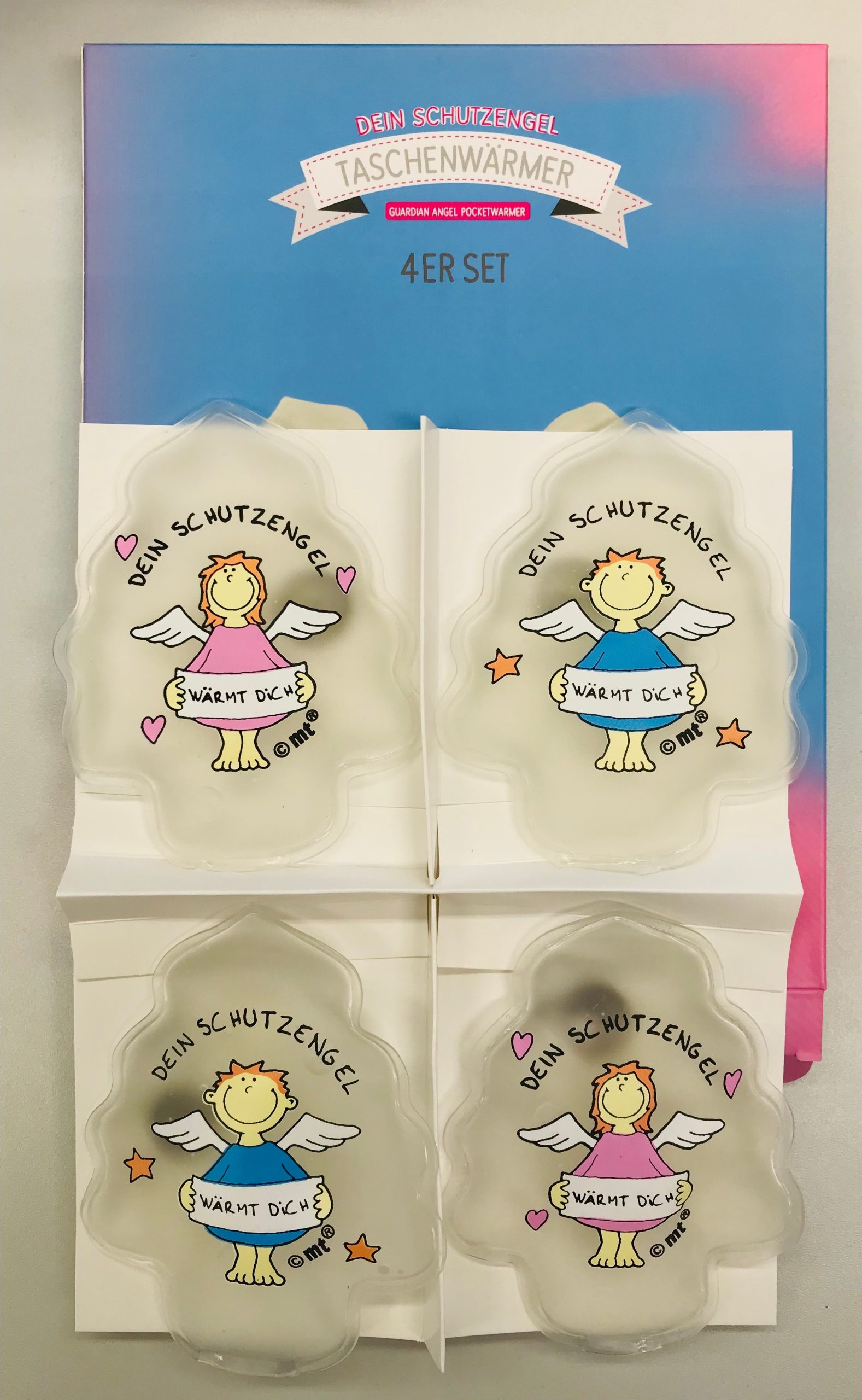 ROOST-512512.3.4-4012899006564 ROOST Taschenwärmer 4er Set 512512.3.4 Schutzengel, ass. 11x9cm – Hochwertig & günstig bei ShopDeca
